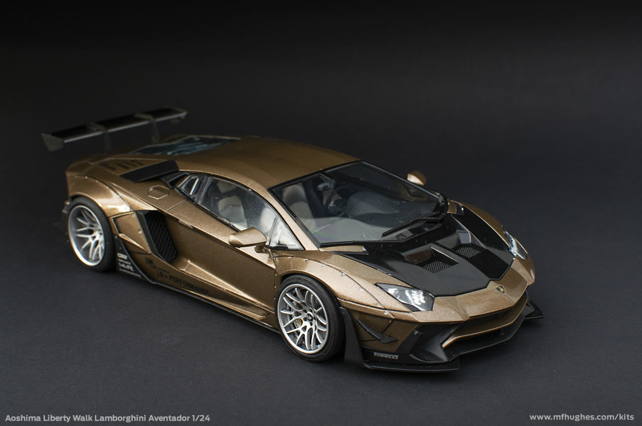 Liberty Walk Lamborghini Aventador 1/24