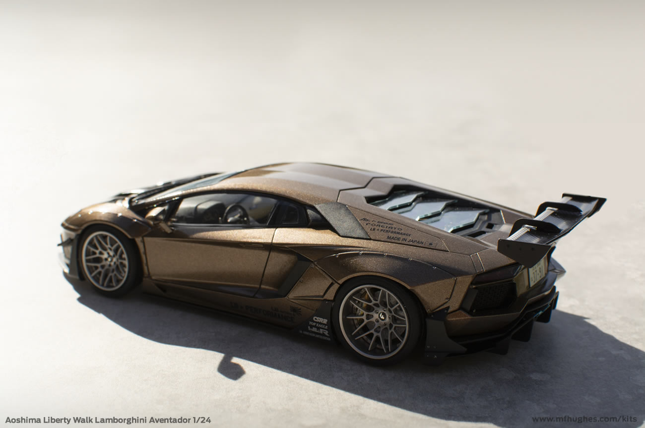 Aoshima Liberty Walk Lamborghini Aventador