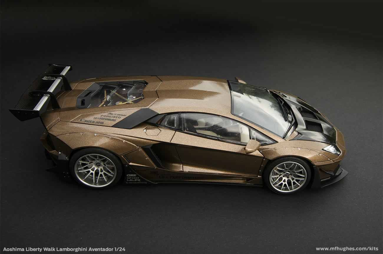 Aoshima Liberty Walk Lamborghini Aventador