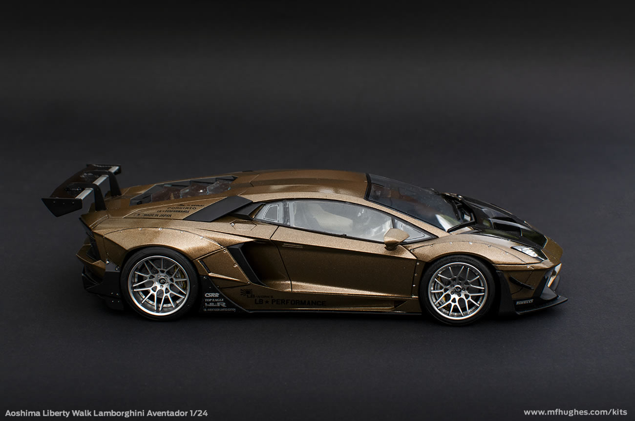 Aoshima Liberty Walk Lamborghini Aventador