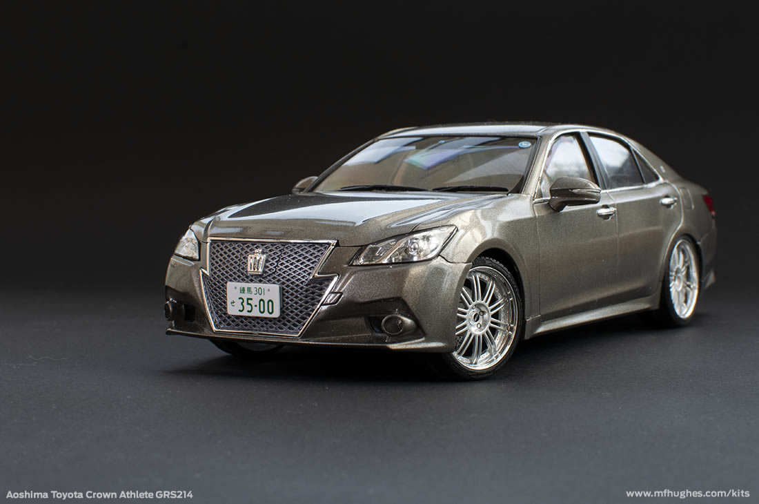 Aoshima Toyota Crown Athlete GRS214  1/24