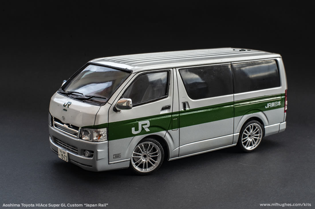 Aoshima Toyota HiAce Super GL  1/24