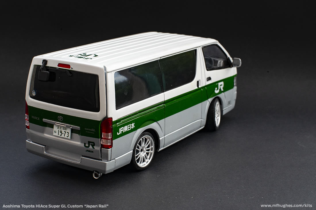 Aoshima Toyota HiAce Super GL  1/24