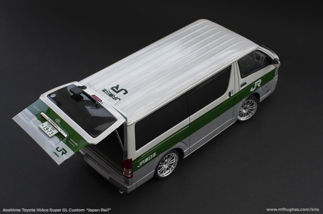 Aoshima Toyota HiAce Super GL  1/24