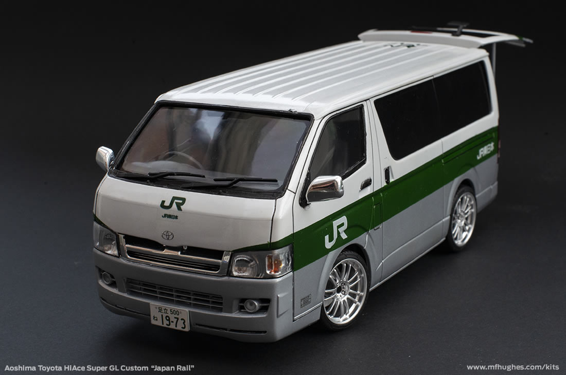 Aoshima Toyota HiAce Super GL  1/24