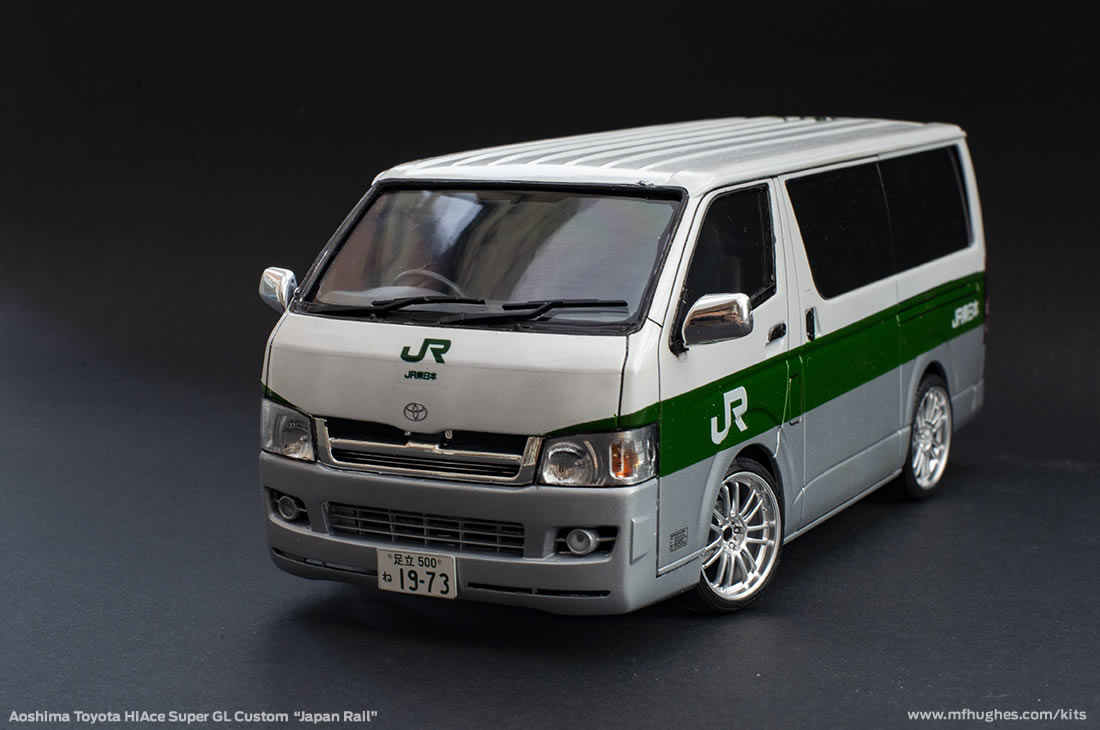 Aoshima Toyota HiAce Super GL  1/24