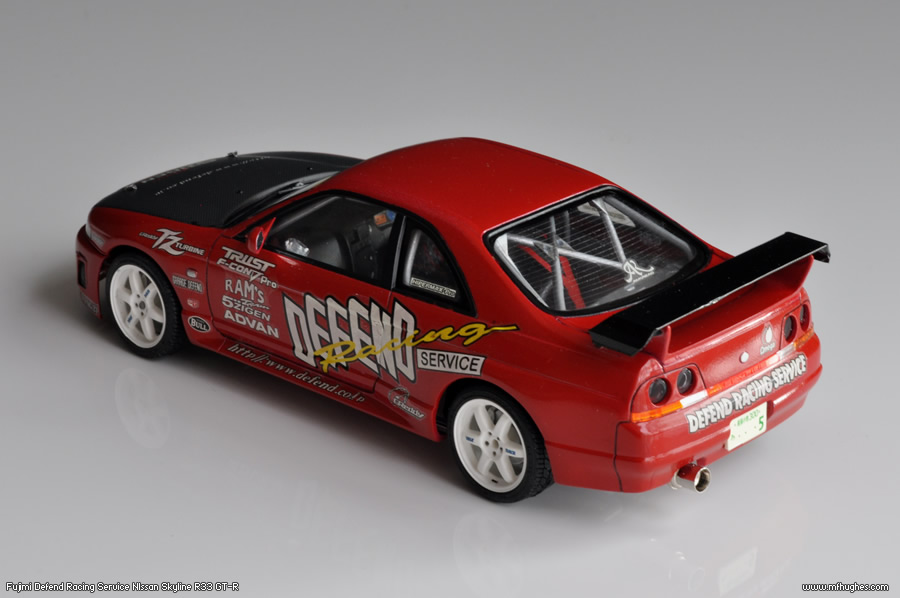 Fujimi Defend Racing Service Nissan Skyline GT-R R33 1/24 