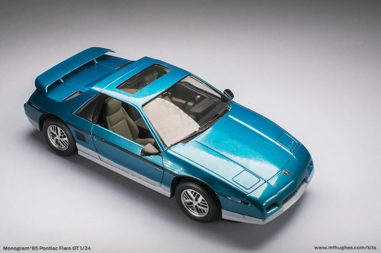 Monogram Pontiac Fiero 1/24