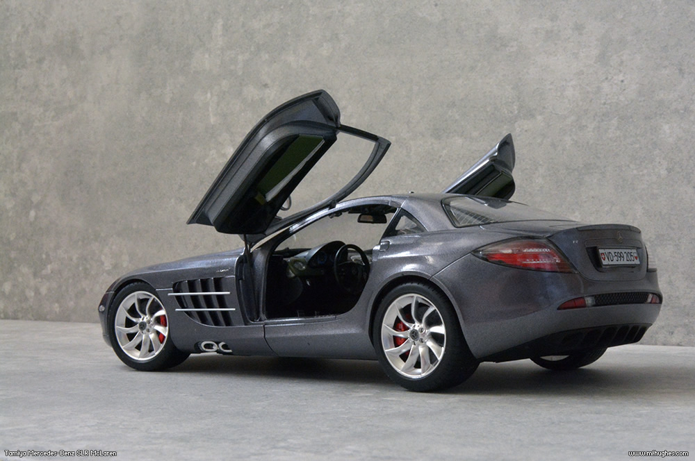 Tamiya Mercedes-Benz SLR McLaren 1/24